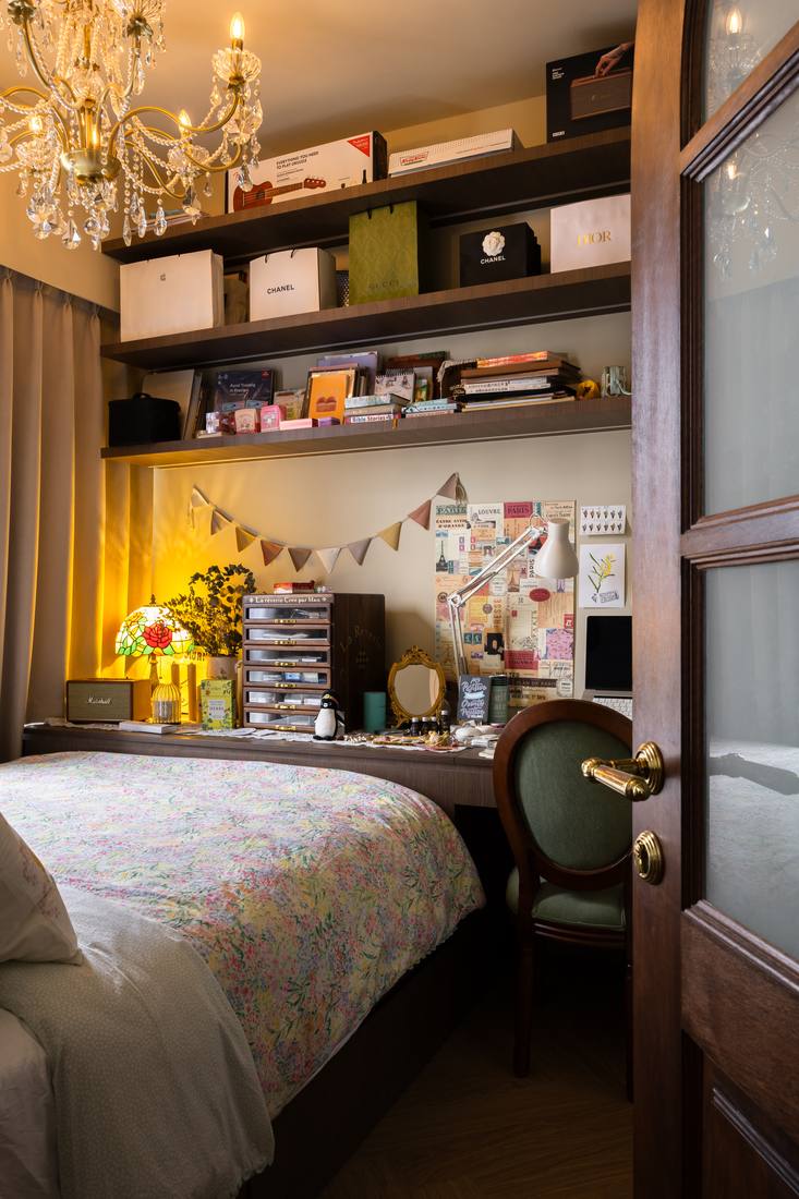 The bedroom with a built-in dressing desk